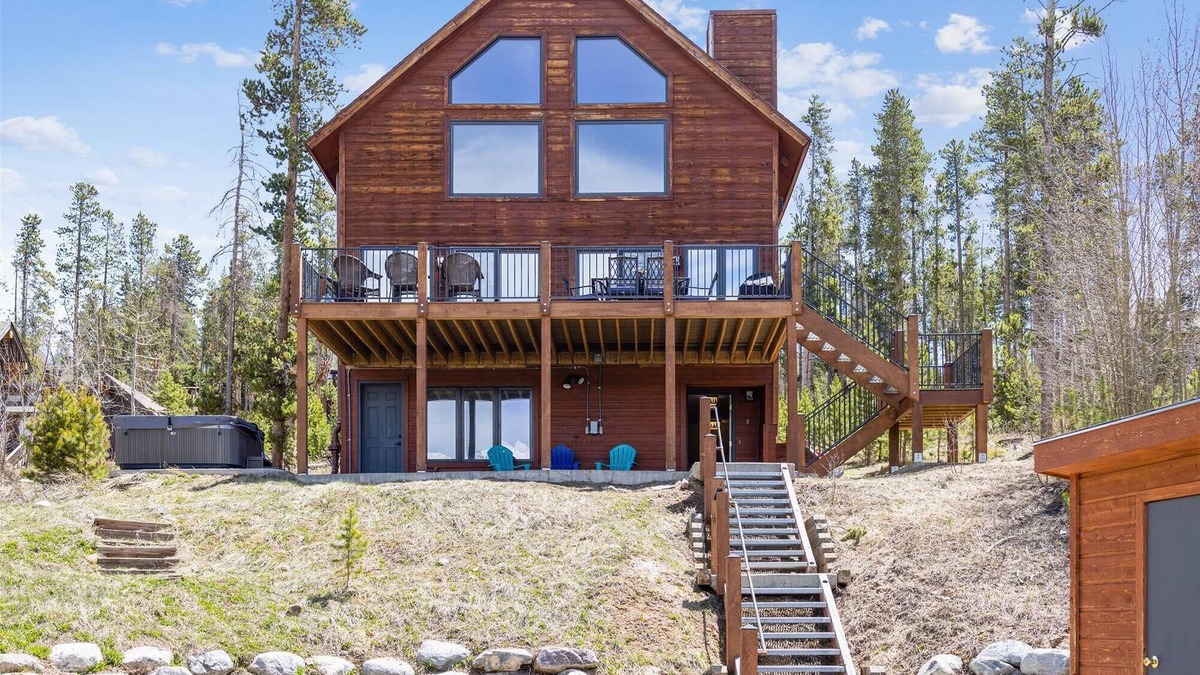 Breckenridge House | Powder Moose Villa-Stunning Mountain Views from this Private Home with Hot Tub!