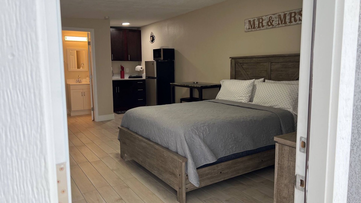Egypt Lake-Leto Apartment | Powhatan suite 2 just 5 mins away from Raymond James Stadium.