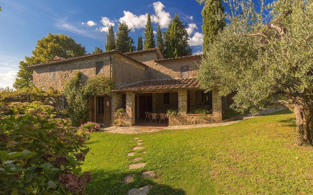 Volpaia Villa | Pozza di Volpaia by Salogi Villas