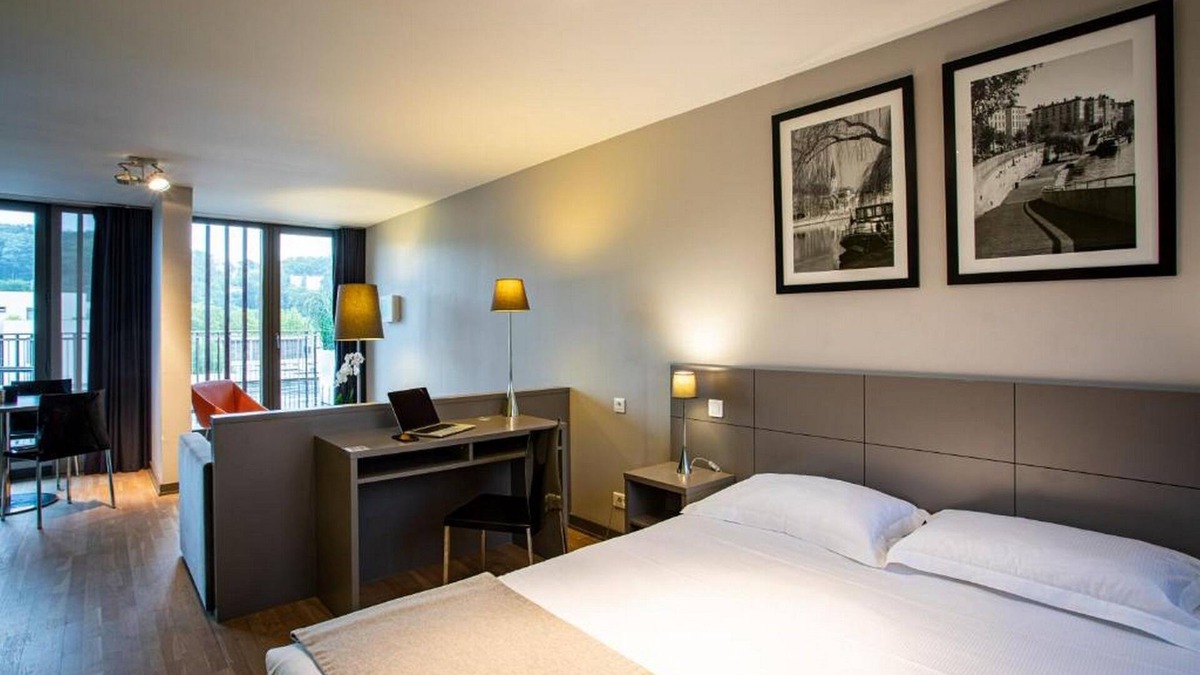 9th Arrondissement Apartment | Près du métro Gare de Vaise | Chambre cosy + WiFi