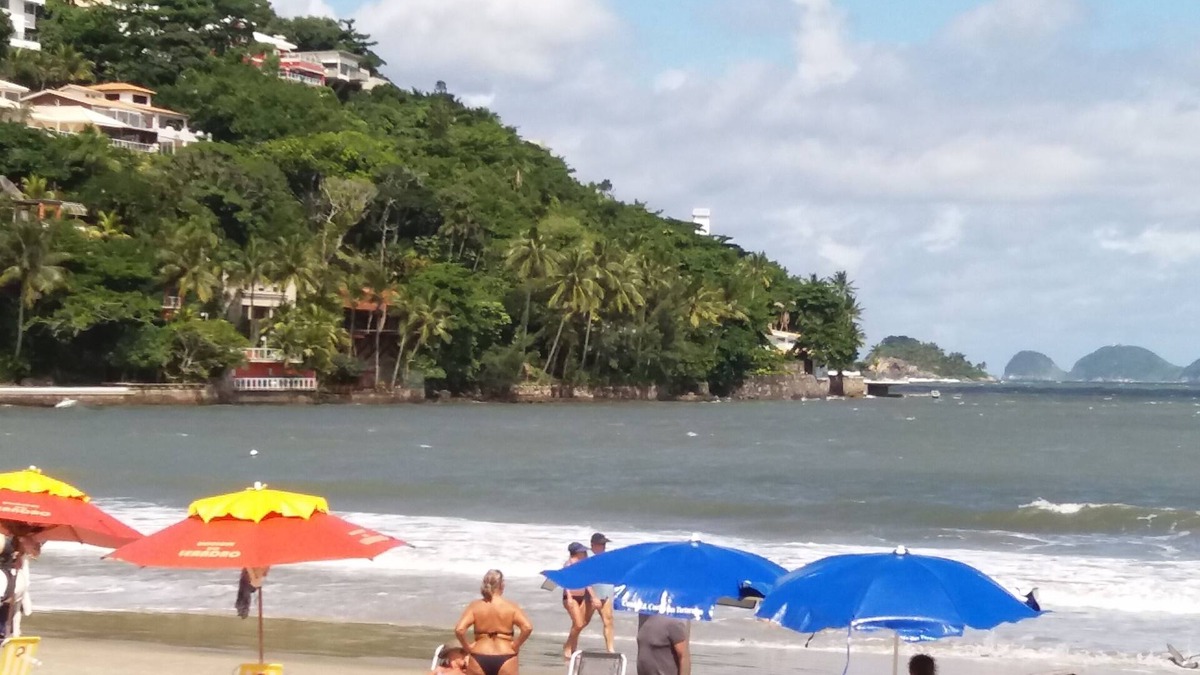 Loteamento Joao Batista Juliao Apartment | Praia da Enseada - Guarujá - 5 min walk to the beach - 3 bedrooms - 3 BA - 2 parking spaces.