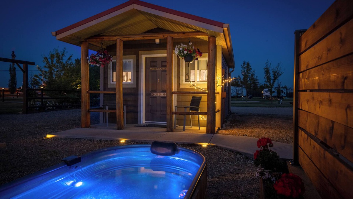 Stettler Cabin | Prairie Junction Cabins Stettler