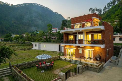 Kaul Villa | Prakriti with River View- Pet Friendly Retreat with Plunge Pool by StayVista