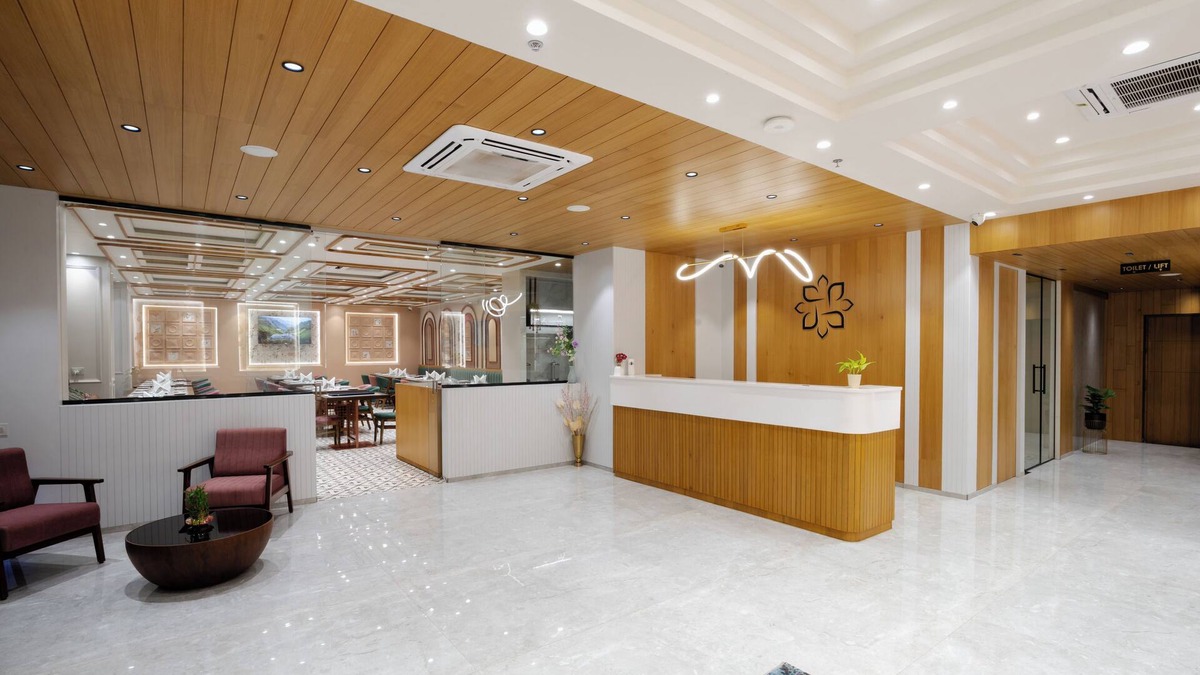 Nadiad Hotel | Prarambh By Siara