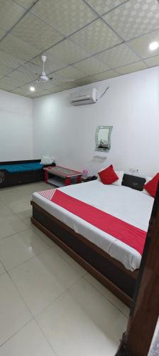 Bharatpur House | Pratap plaza guest house