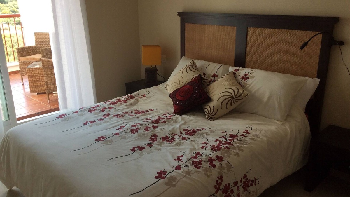 San Roque Apartment | Precious stones are hard to find! This is your ideal base