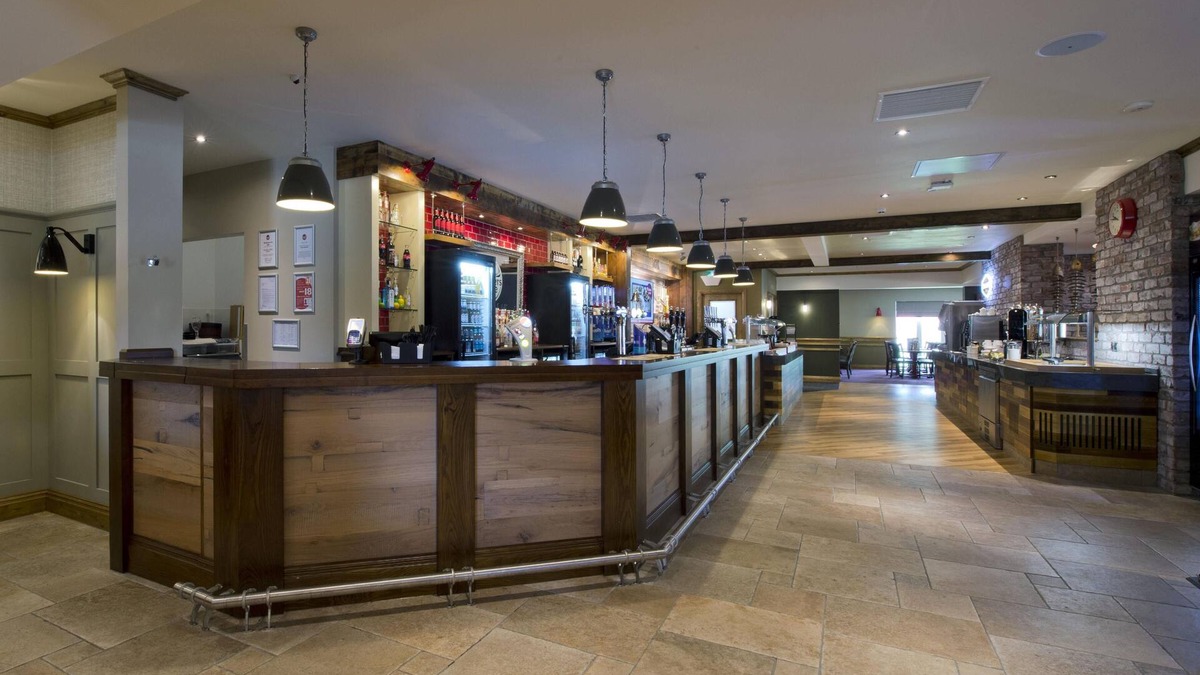 Llanfoist Hotel | Premier Inn Abergavenny