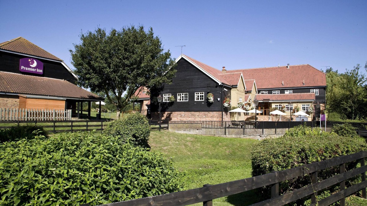 Crays Hill Hotel | Premier Inn Basildon - East Mayne