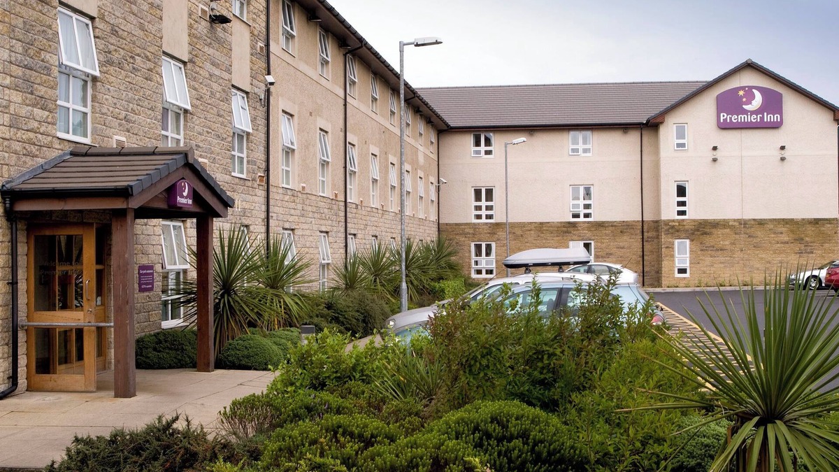 Slyne Hotel | Premier Inn Lancaster