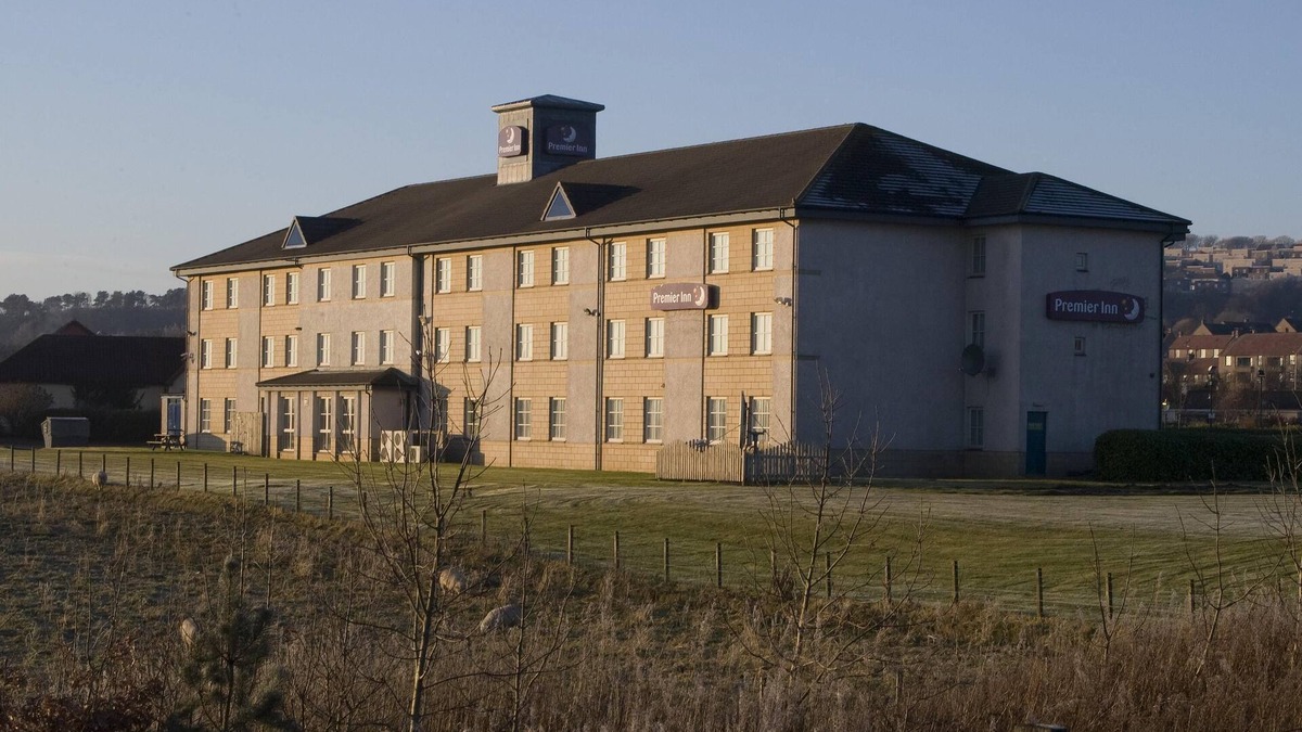 Bathgate Hotel | Premier Inn Livingston - Bathgate