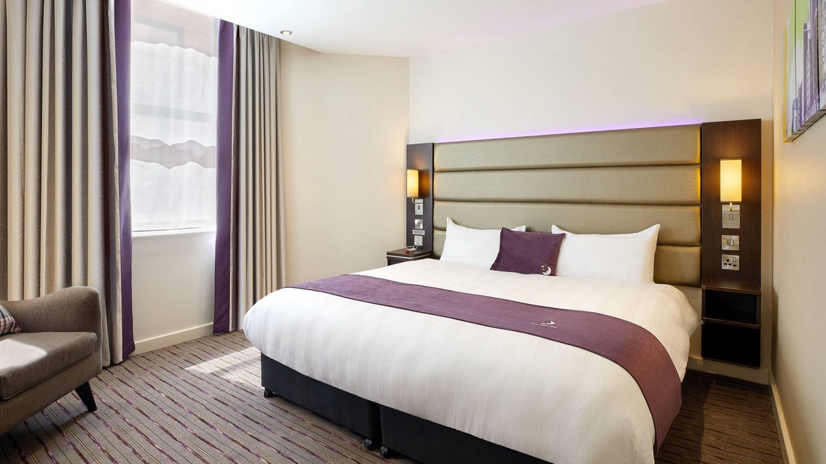 Crawcrook Hotel | Premier Inn Newcastle Airport