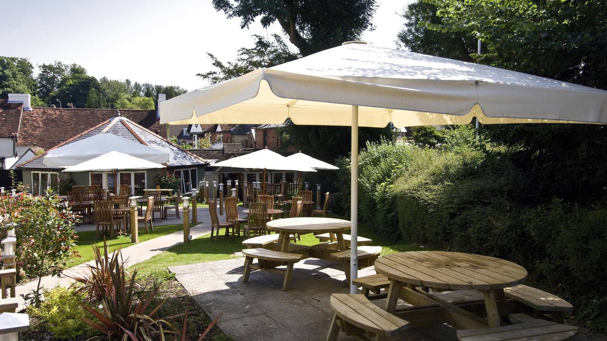 Horndean Hotel | Premier Inn Portsmouth - Horndean