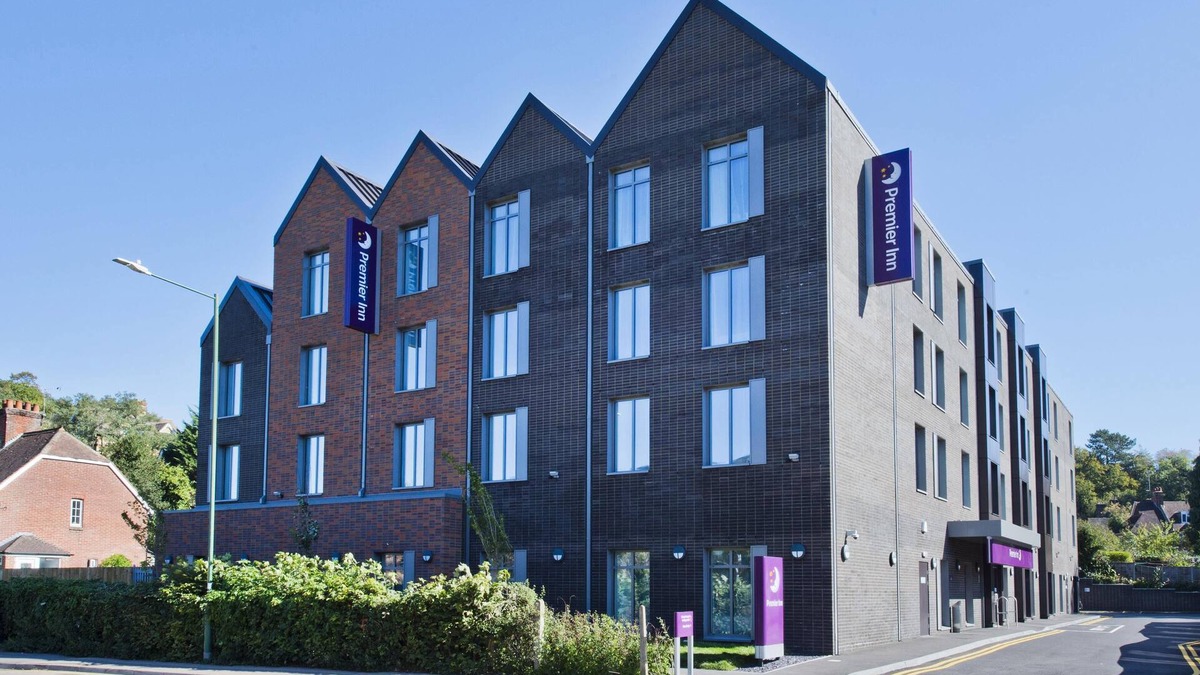 Sevenoaks Hotel | Premier Inn Sevenoaks