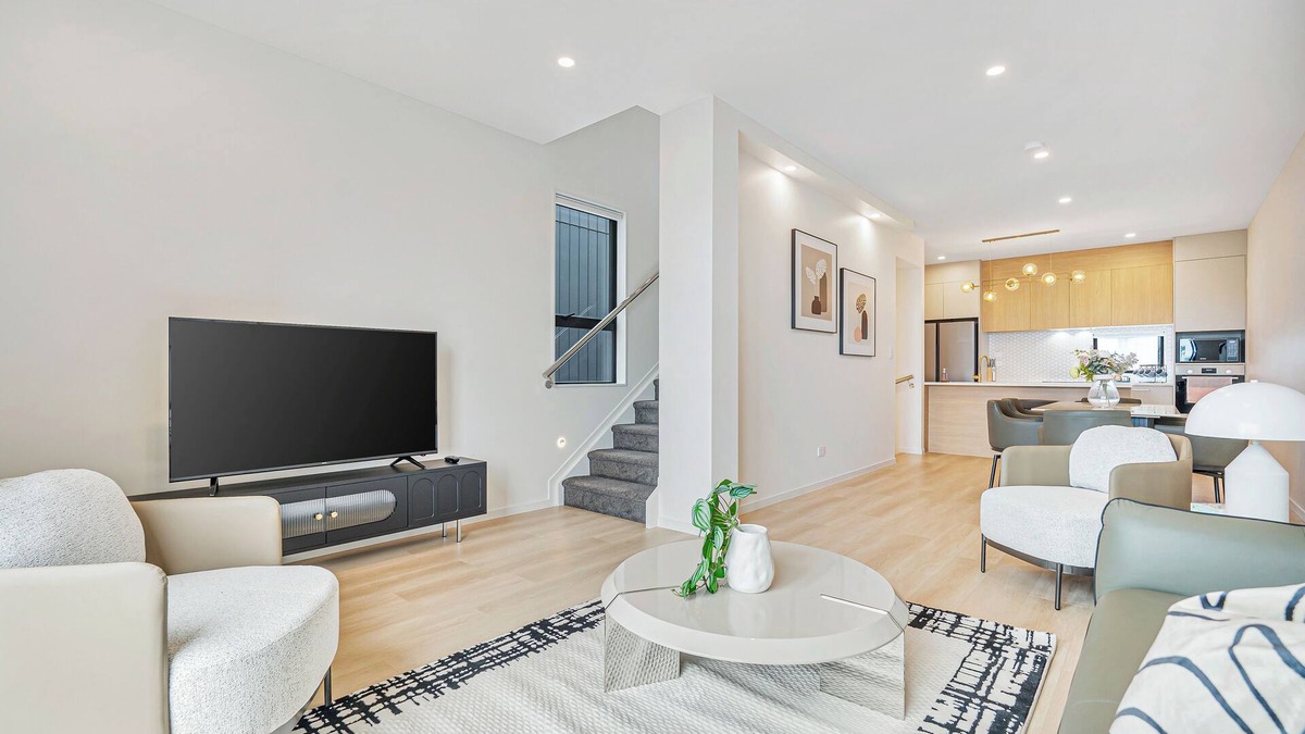 Auckland Central Business District House | Premier Parkview 3-Bedroom House with Garage Unit 33