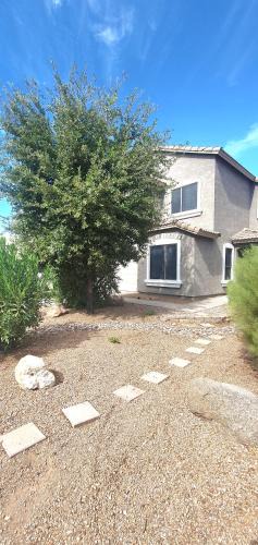 Skyline Ranch House | Premier quiet cozy home Wi-Fi & Coffee, San Tan Valley