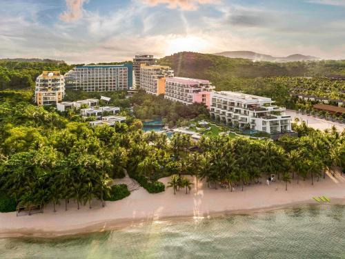 Khem Beach Resort | Premier Residences Phu Quoc Emerald Bay Managed by Accor