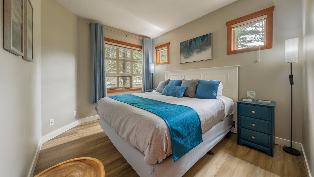 East Kootenay House | Premier Riverbend Townhome in Panorama BC, Waterfront, Prime location, Sleeps 7