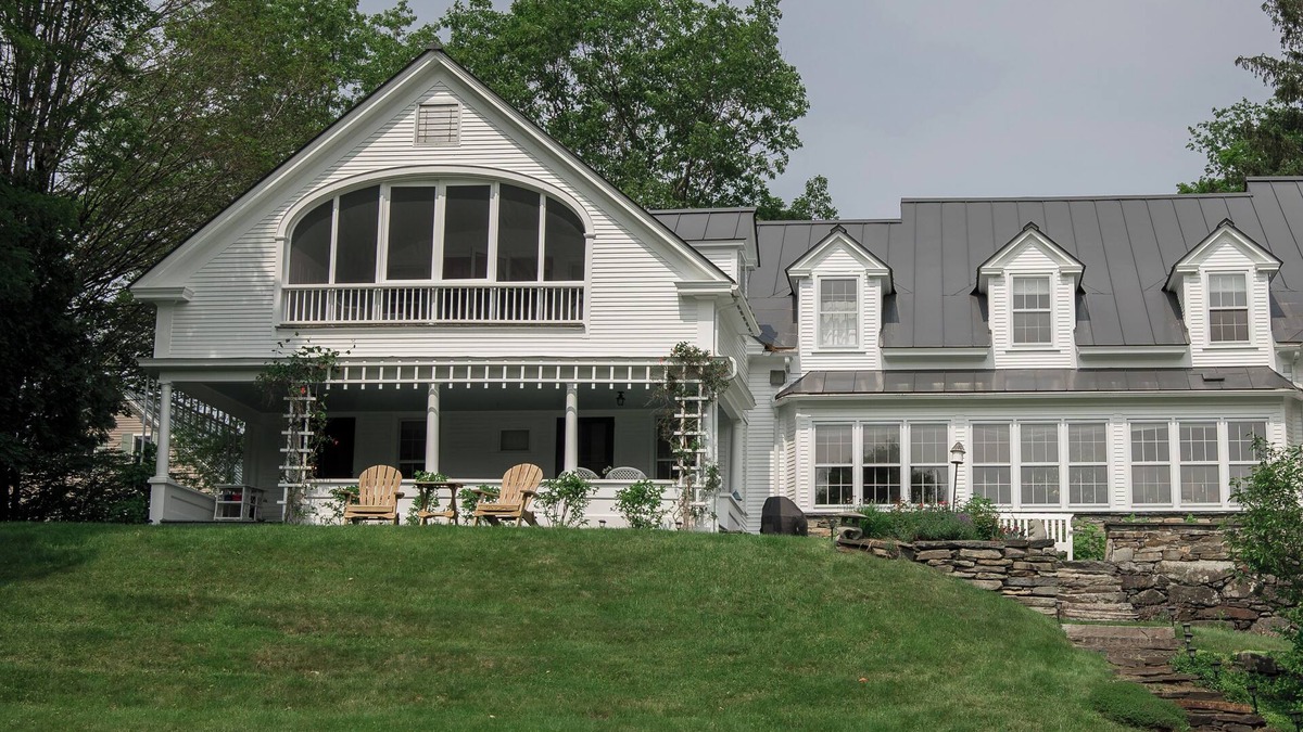 Woodstock House | Premier Woodstock Village Riverfront Home