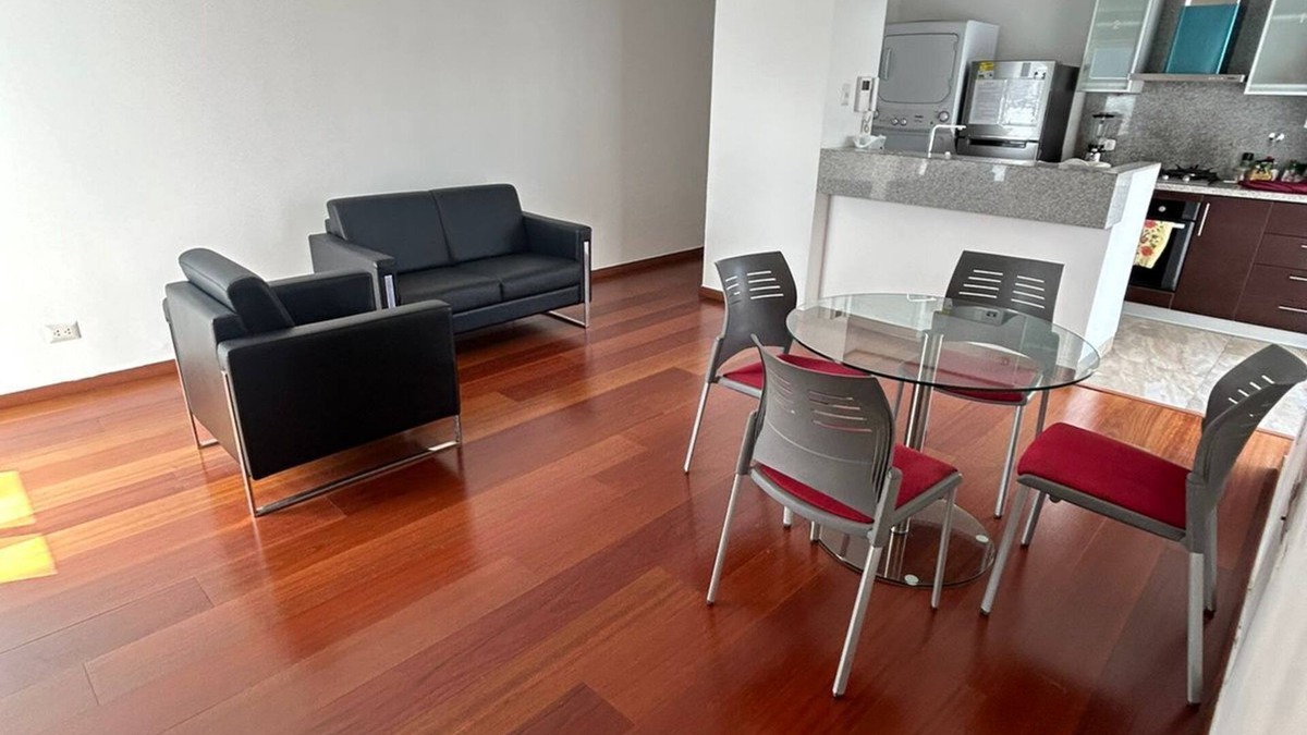 Miraflores Apartment | Premiere department in the heart of Miraflores, on a 9th floor with 2 elevators.