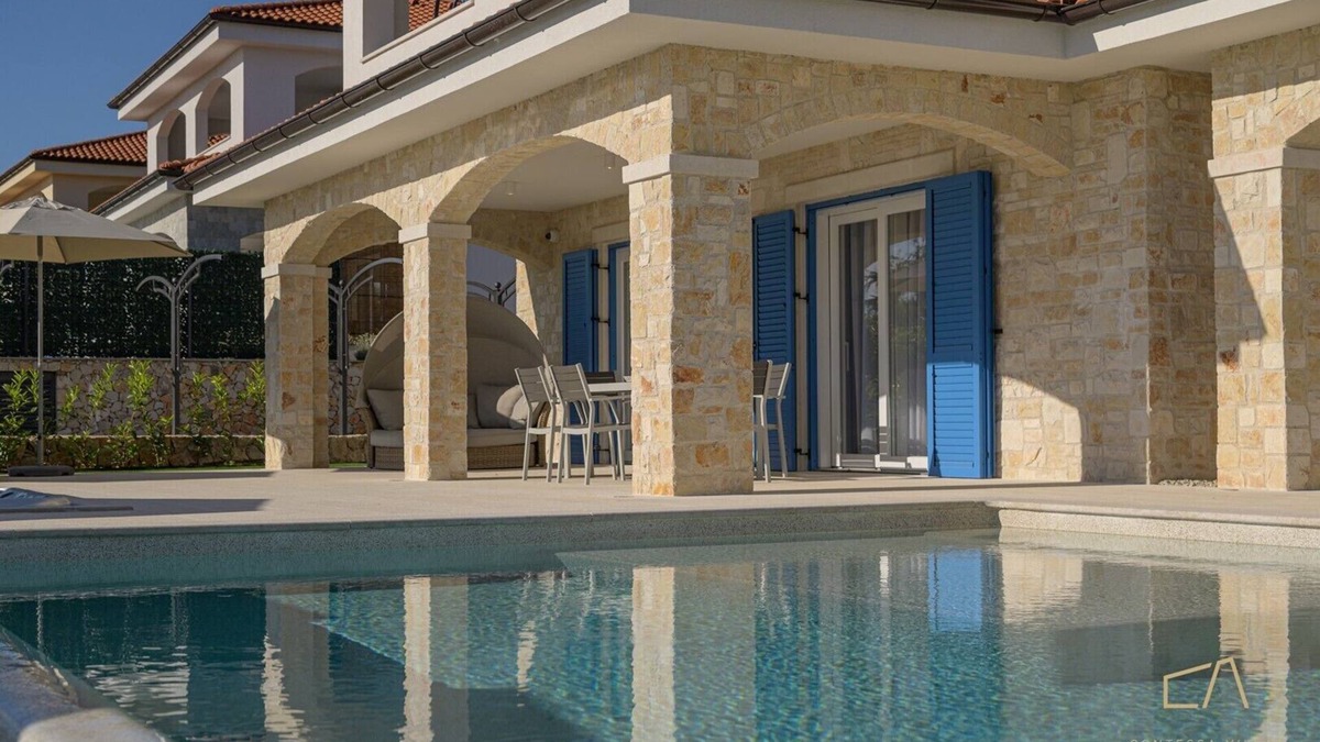 Sveti Vid-Miholjice Apartment | Premium apartment Loma One with a pool and garden on Krk