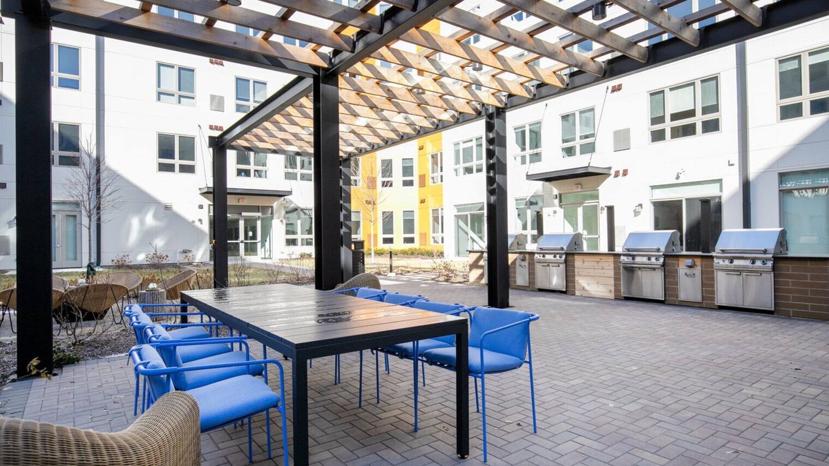 Arlington Heights Apartment | Premium Arlington Heights 1BR w/ Gym & W/D, near I-90, by Blueground