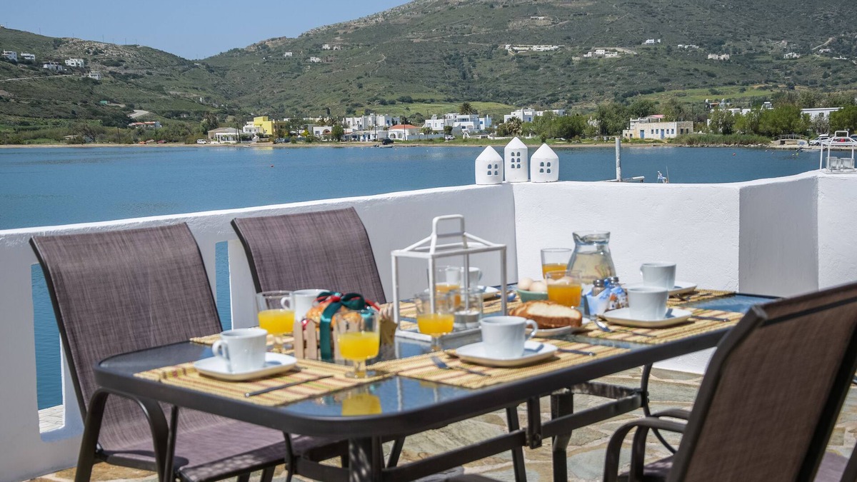 Gavrio House | Premium Cycladic House, Splendid Seaview & Sunsets, Perfect for large groups