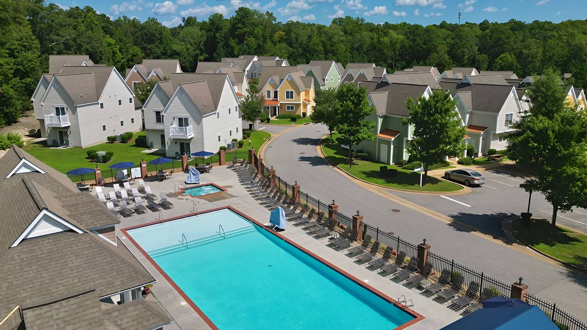 Lackey Resort | Premium Escape w/Garden Tub & Deck in Williamsburg Gated Community | 4 Units