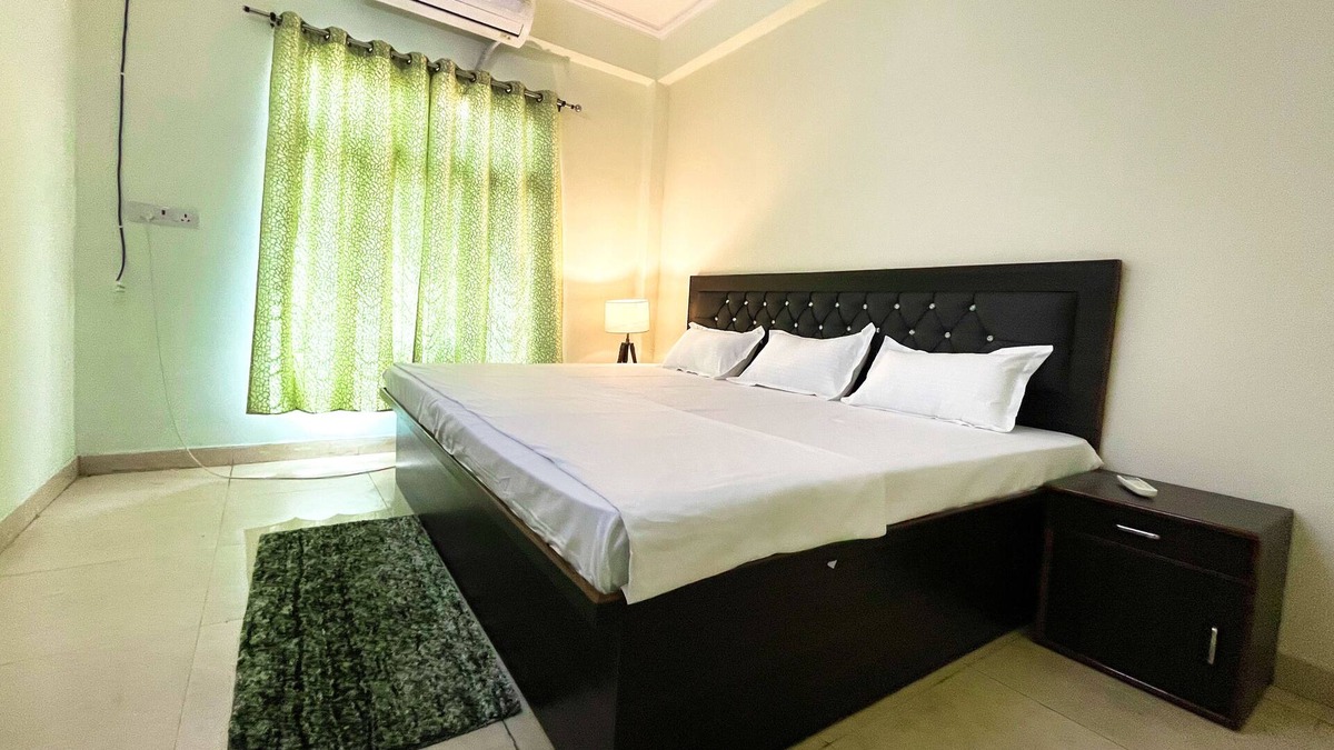 Allahabad Apartment | Premium Homestay Near Triveni Sangam for Upto 12 People, at Affordable Price!