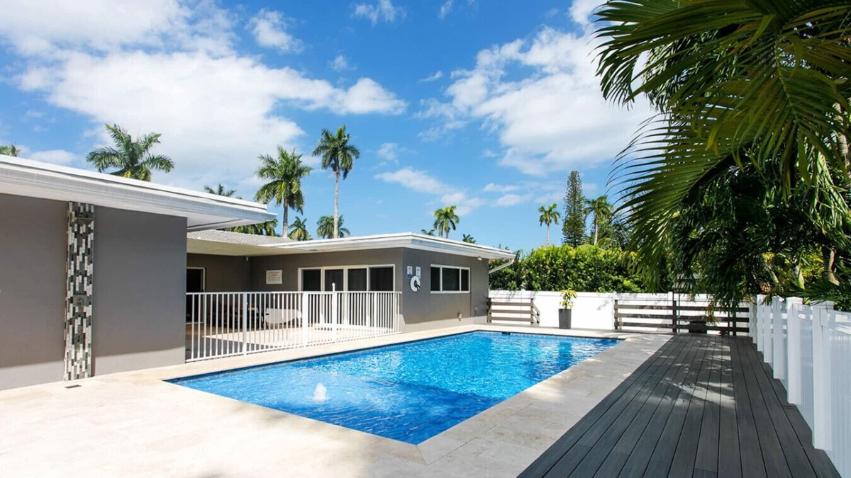 Hollywood Lakes House | Premium Luxury 5BR/3BA Villa near Hollywood Beach