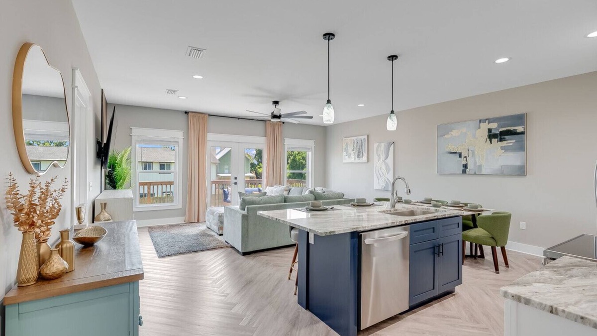 Upper Grand Lagoon Apartment | Premium Retreat w/Pickleball Court