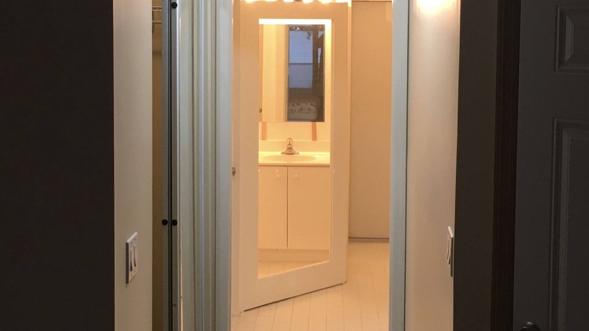 Weston Apartment | Premium Suite for Long Term Stay in quiet neighborhood. Move in with suitcase!