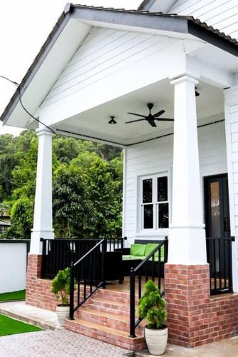 Kampung Gok Kapur Villa | PREMIUM Tanjung Jara Cottage - with indoor pool