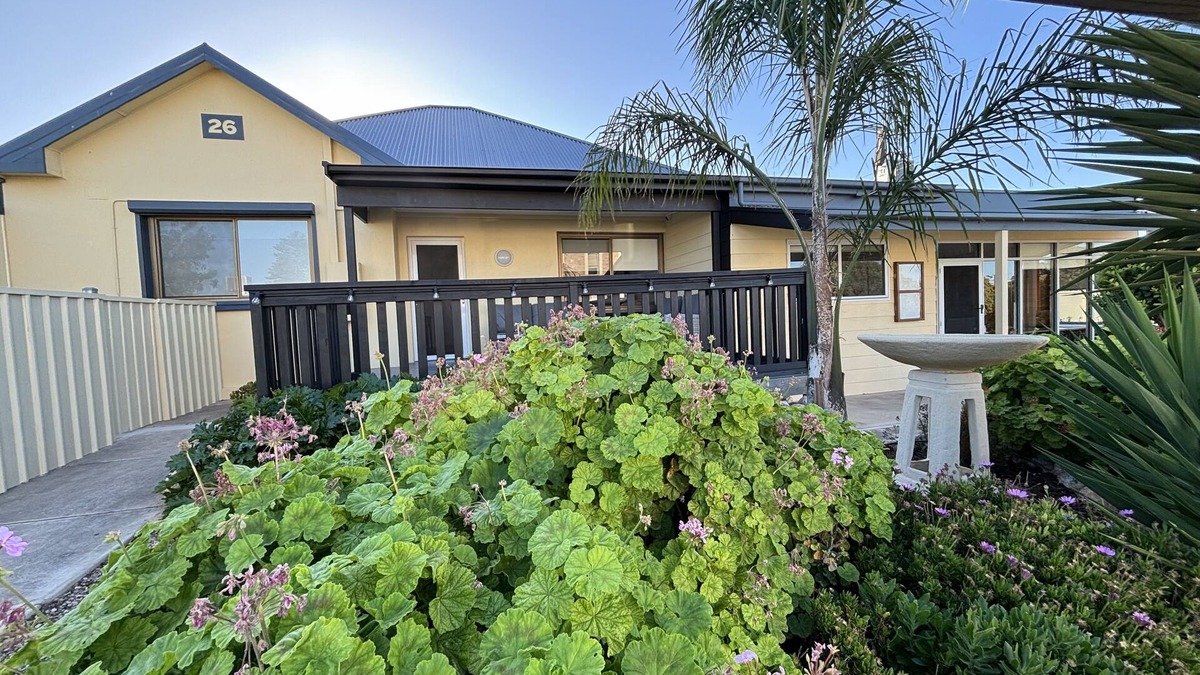 Ardrossan House | Prepare to be Wowed ! Step in and enjoy this unique, luxury water view apartment