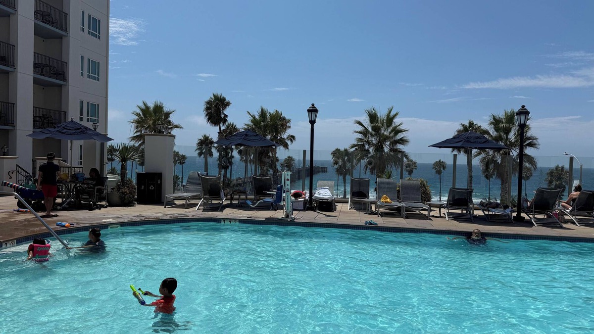 Townsite Hotel | Presidential Suite - 4-bedroom awesome hotel suite in fabulous Oceanside