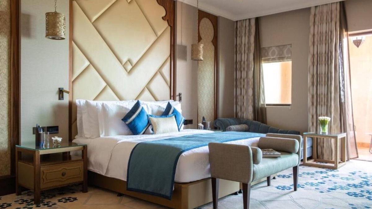 Al Sufouh 1 House | Presidential Suite Near Souk Madinat Jumeirah By Luxury Bookings