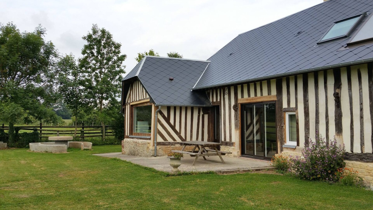 Vieux-Pont-en-Auge Cottage | Pressoir de la Viette - House in Normandy - Grassland cows for neighborhood