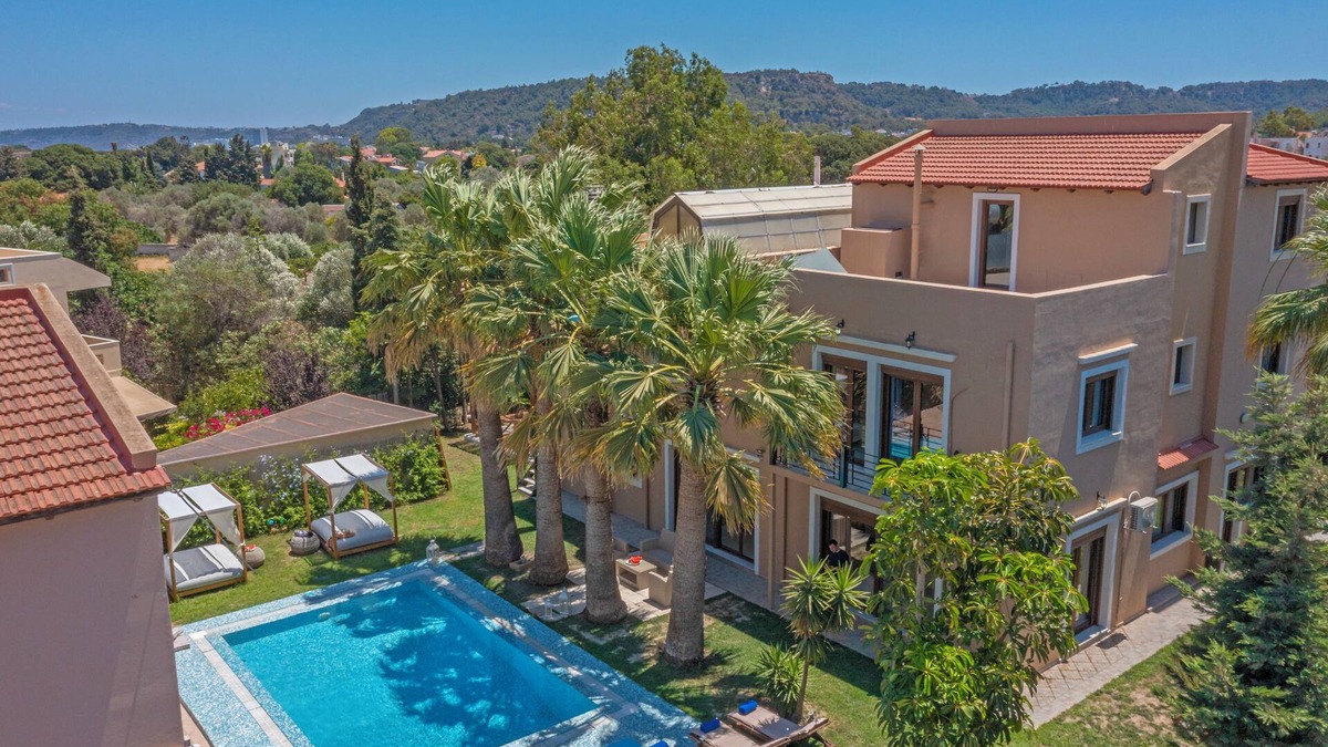 Ialyssos Villa | Prestige Residence Rhodes - accommodating up to 22 guests!