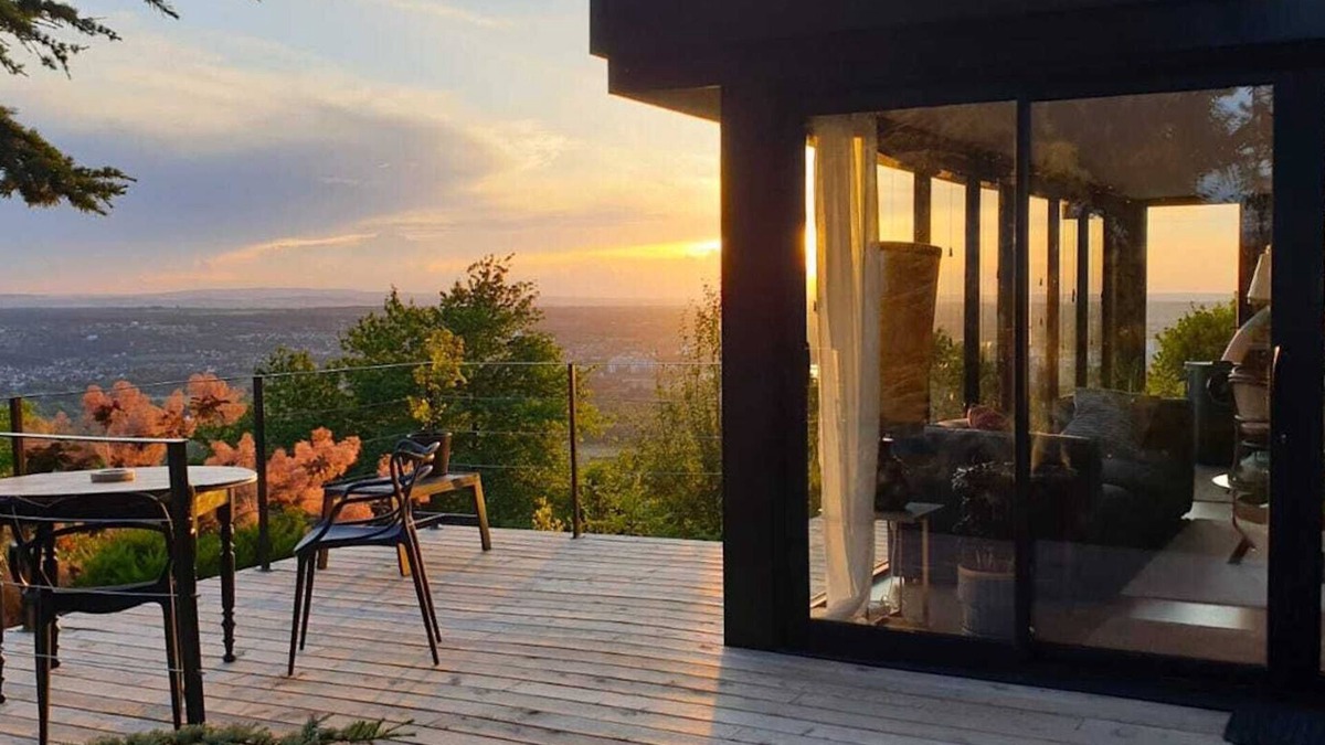 Abrest Bed & Breakfast | Prestigious gite with panoramic view in Vichy for a romantic stay in Auvergne