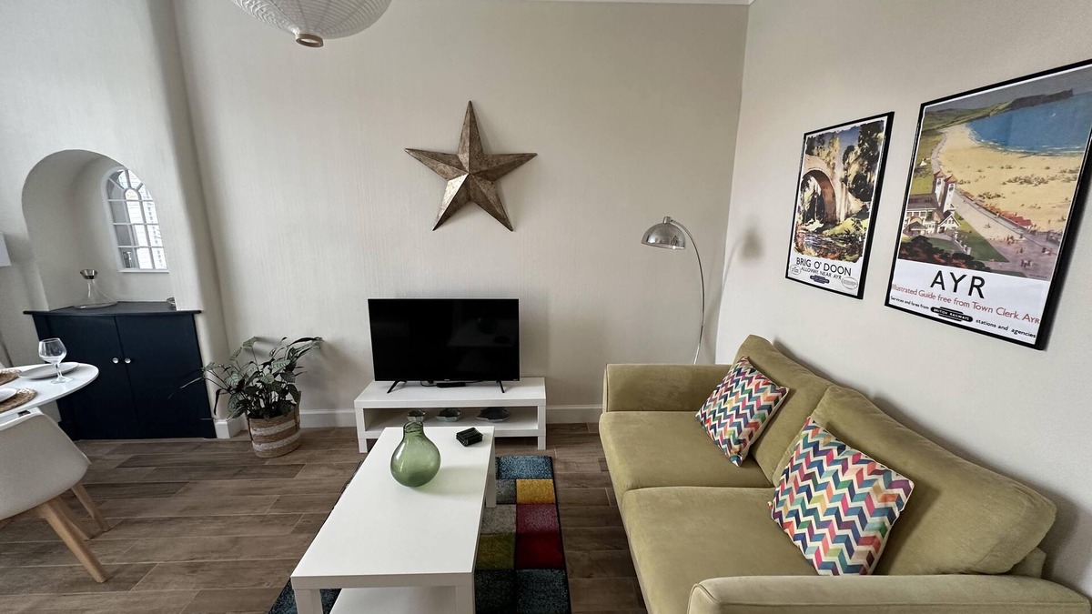 Prestwick Apartment | Prestwick/KingB/PetsOk/FreeP/Wifi/Tv