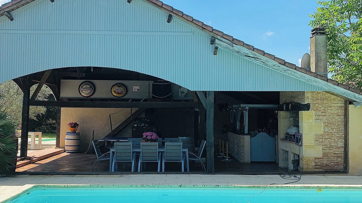 Lamonzie-Saint-Martin House | Pretty comfortable holiday home with swimming pool and unique facilities