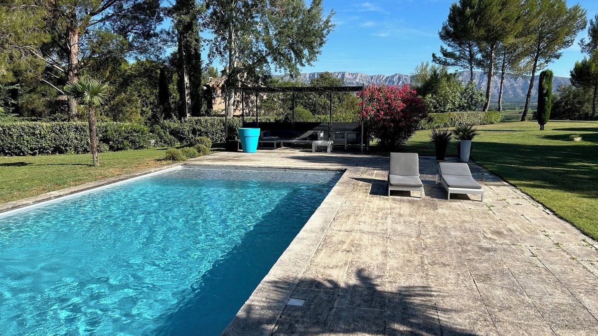 Trets House | PRETTY COUNTRY COTTAGE IN MAGNIFICENT OLIVE GROVE