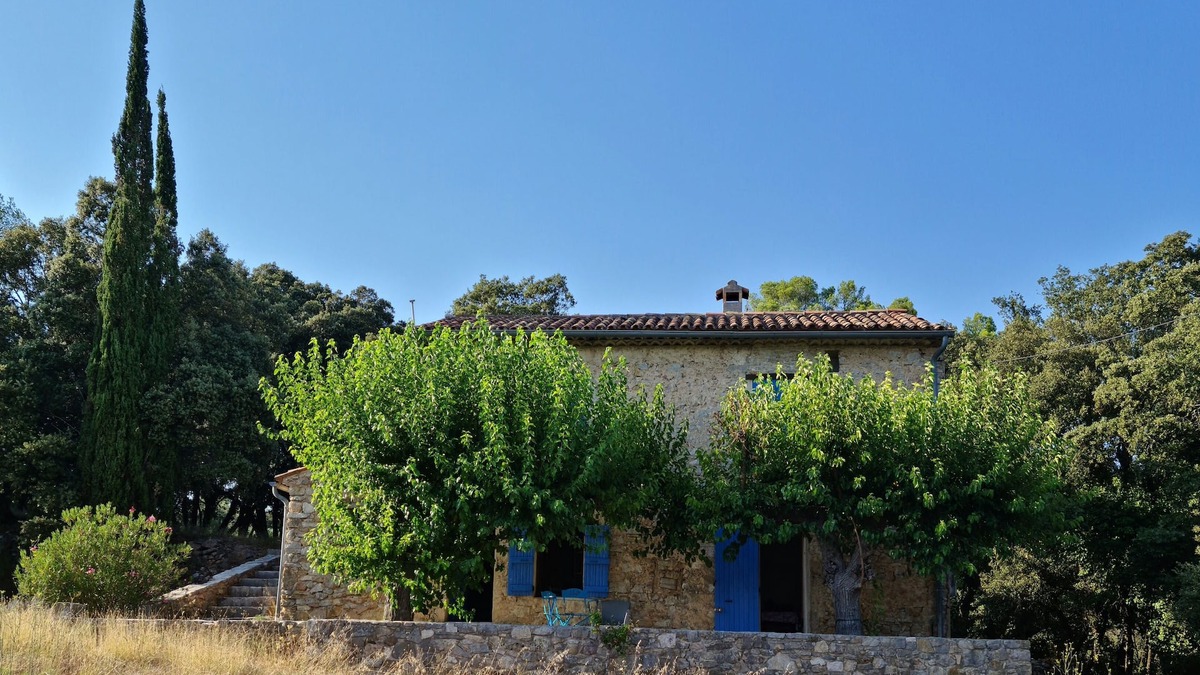 Entrecasteaux House | Pretty country house, shaded terrace, river nearby