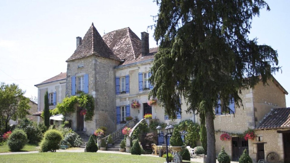 Montmoreau-Saint-Cybard House | Pretty countryside Manoir with heated pool
