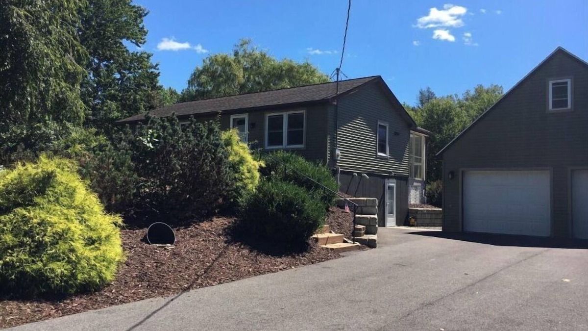 Newfield House | Pretty family house in the heart of the Fingerlakes.