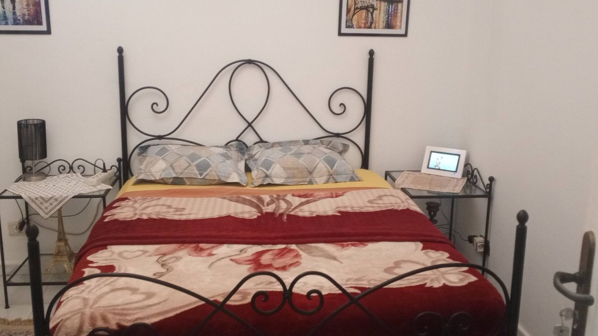 El Hafsia Apartment | Pretty furnished studio with terrace