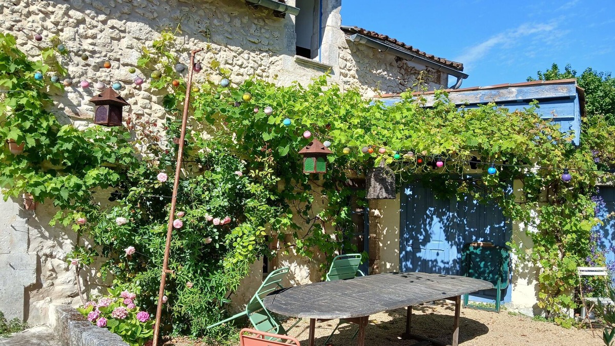 Bourdeilles House | Pretty gîte in the center of town with view of Bourdeilles castle