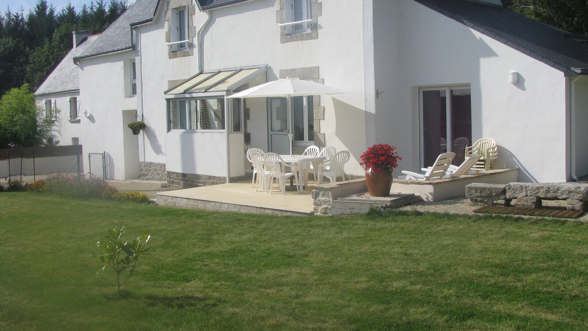 Nevez House | PRETTY HOUSE LOCATED BETWEEN COUNTRYSIDE AND SEA