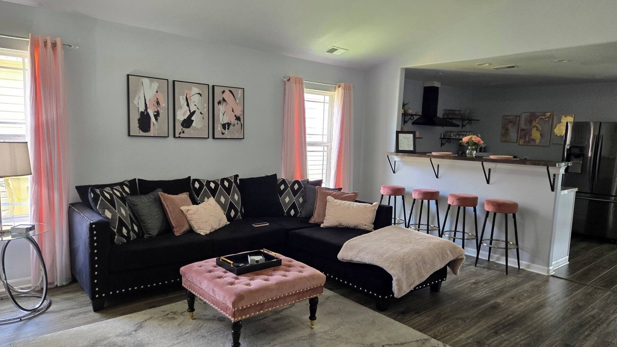 Port Wentworth House | Pretty in Pink- Port wentworth