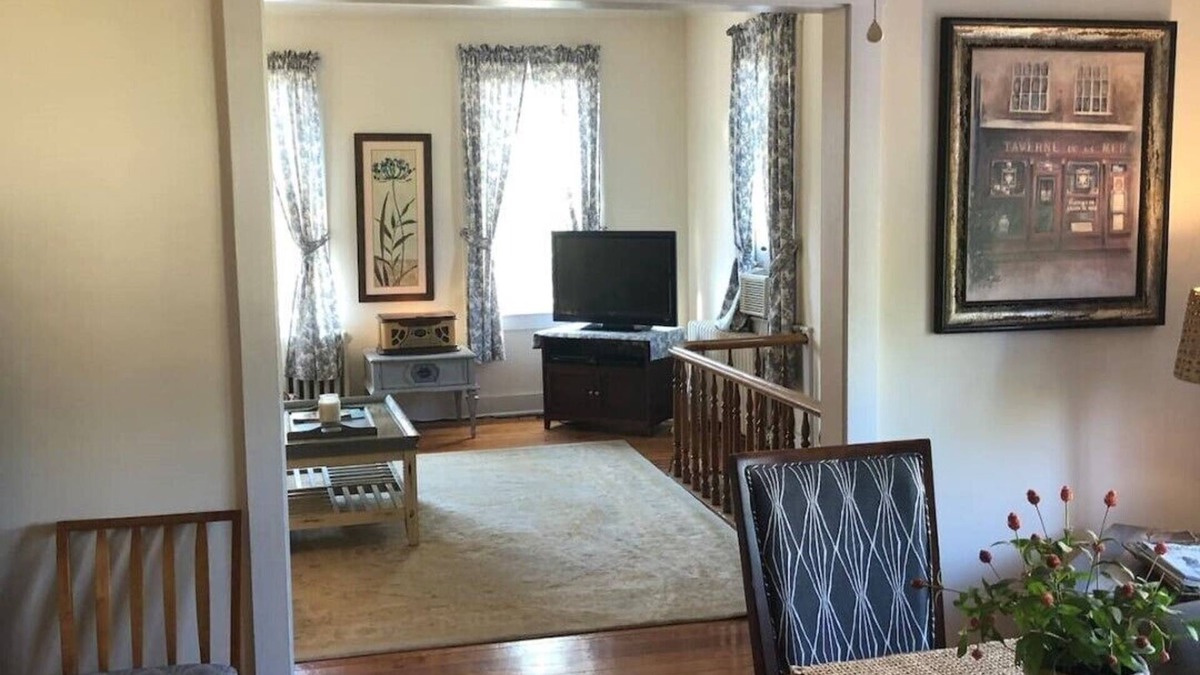 Winchester Apartment | Pretty Little Apt by the Train II