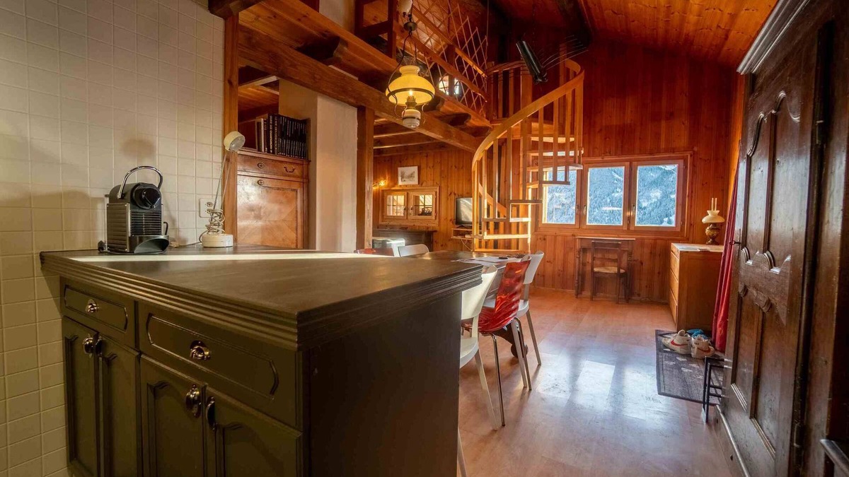 Les Posses-sur-Bex Ski Chalet | Pretty little mazot located in the village of Gryon, close to the train station.